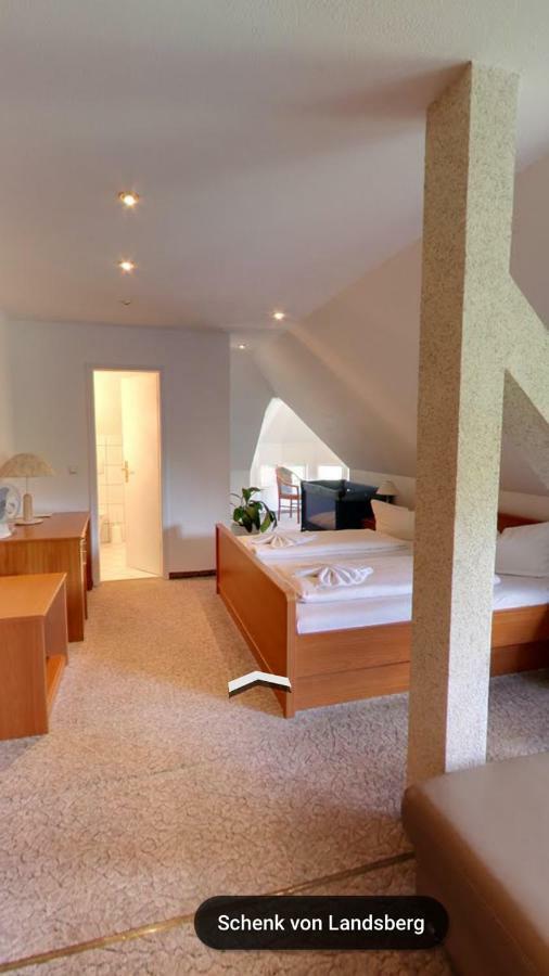 Hotel & Restaurant Schenk Von Landsberg ทอยพิทซ์ ภายนอก รูปภาพ