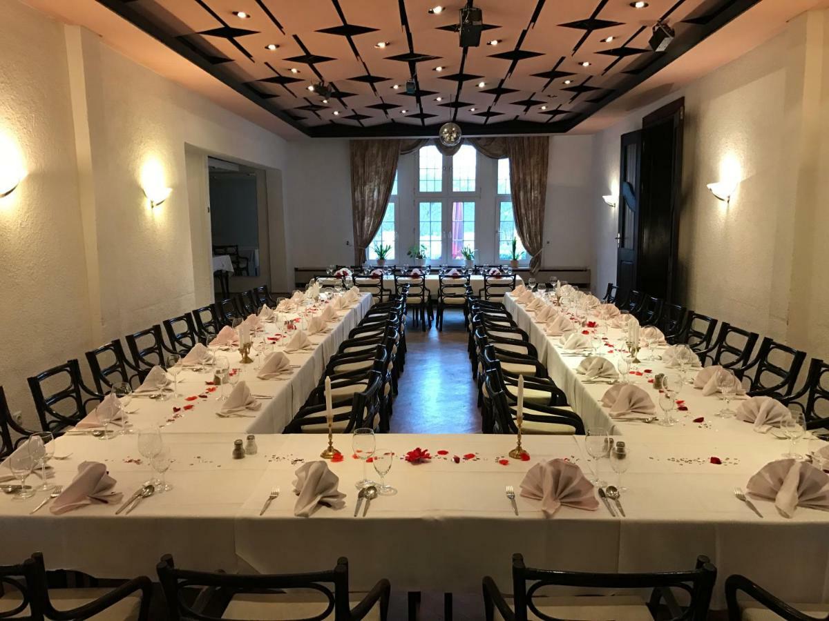 Hotel & Restaurant Schenk Von Landsberg ทอยพิทซ์ ภายนอก รูปภาพ
