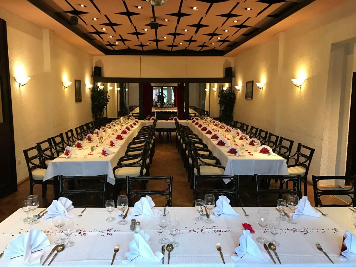 Hotel & Restaurant Schenk Von Landsberg ทอยพิทซ์ ภายนอก รูปภาพ